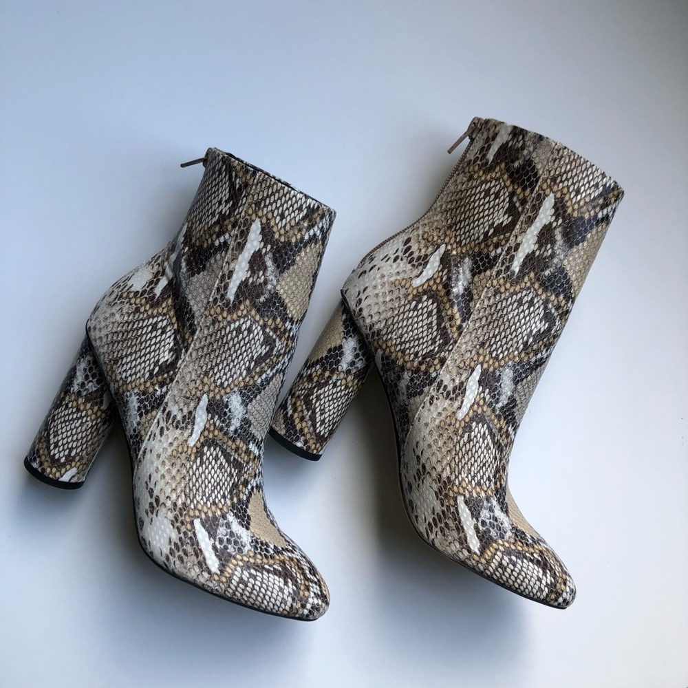 🛑SOLD🛑 ASOS DESIGN Egypt Leather Ankle Boots